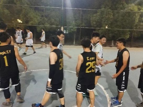 要闻速递（篮球小组赛）捷克竞赛黎巴嫩比分阵容对比-视角拆解